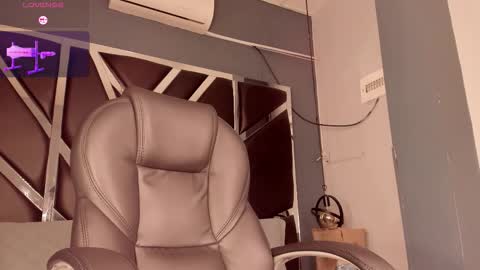 Vaioleth online show from February 7, 8:45 pm