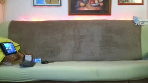 Snapshot of valemer chatting on December 19, 10:00 pm Cheating Slut online show from December 19, 10:00 pm