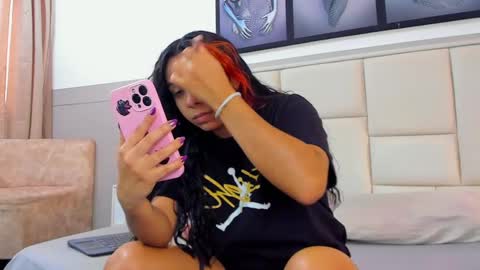 Valen White online show from March 10, 7:29 pm