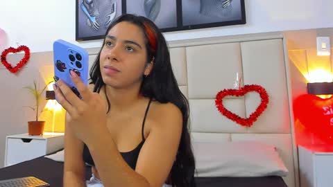 Valen White online show from February 15, 7:39 pm