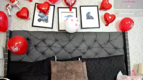 Valen online show from February 18, 12:48 pm