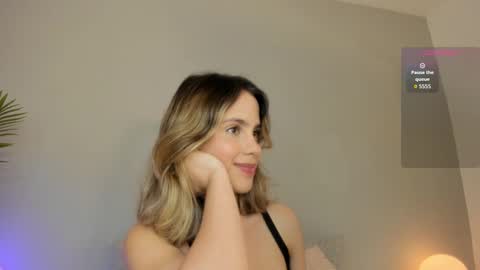 Snapshot of valentina_m17 chatting on September 19, 11:48 pm VALENTINA online show from September 19, 11:48 pm