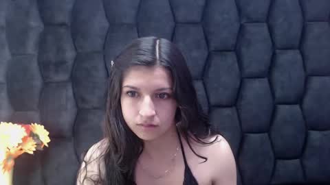 valentinaa_reyes_ online show from January 30, 12:48 pm