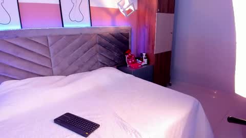 Snapshot of valentine_mia_ chatting on September 26, 11:13 pm Mia online show from September 26, 11:13 pm