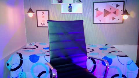 Snapshot of valeria_rossi7 chatting on December 9, 1:24 pm Valeria online show from December 9, 1:24 pm