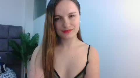 Snapshot of valeriafrannco chatting on February 11, 5:37 am valeriafrannco online show from February 11, 5:37 am
