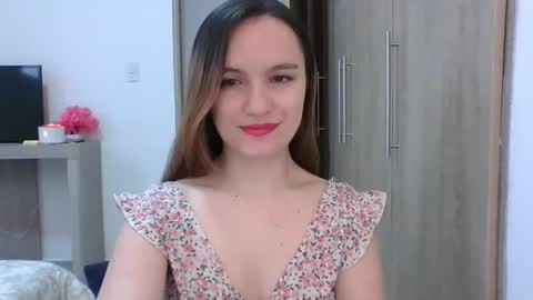 Snapshot of valeriafrannco chatting on March 3, 6:53 pm valeriafrannco online show from March 3, 6:53 pm