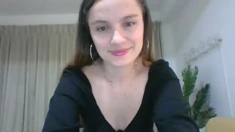 Snapshot of valeriafrannco chatting on September 13, 5:15 am valeriafrannco online show from September 13, 5:15 am