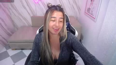 valerie_b online show from February 18, 3:10 am