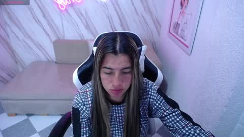 valerie_b online show from February 9, 3:00 am