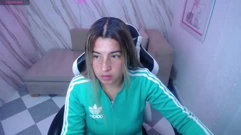 valerie_b online show from February 13, 3:07 am