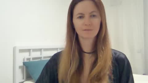 valerie_rose777 online show from October 20, 8:45 pm