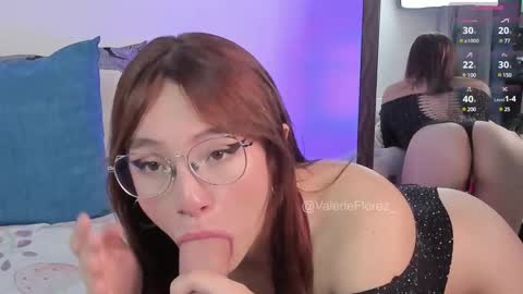 Snapshot of valerieflorez chatting on February 12, 2:35 am Valerie Ig valerieflorez online show from February 12, 2:35 am