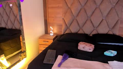 valeriekhaleesi online show from March 21, 8:25 pm