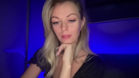 Valerie  online show from September 29, 8:14 pm