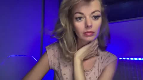 Valerie  online show from December 31, 9:21 am