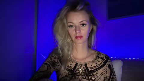 Valerie  online show from January 12, 8:03 pm