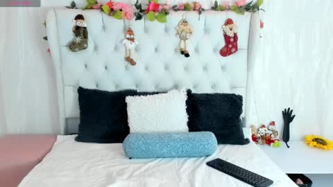 Snapshot of valerik_cano chatting on December 26, 12:16 pm valeria111111 online show from December 26, 12:16 pm