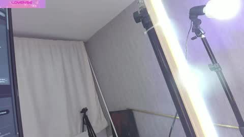 Snapshot of valery_evaans chatting on September 24, 4:22 am Valery Evans online show from September 24, 4:22 am
