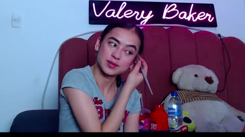 Snapshot of valerybaker1 chatting on December 14, 11:01 pm B V Naughty online show from December 14, 11:01 pm