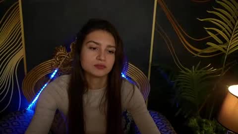 Snapshot of valeryroyale chatting on January 22, 2:35 pm Valery online show from January 22, 2:35 pm