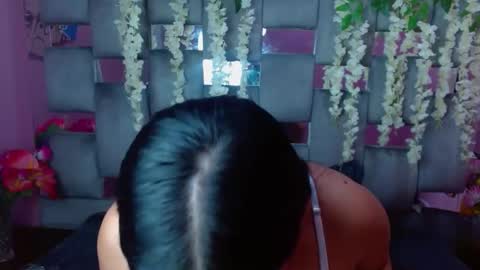 Snapshot of valerysexx_ chatting on December 11, 1:58 am vale online show from December 11, 1:58 am