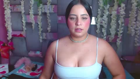 Snapshot of valerysexx_ chatting on December 6, 3:52 am vale online show from December 6, 3:52 am