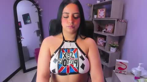 Snapshot of valerysexx_ chatting on October 9, 4:05 am vale online show from October 9, 4:05 am