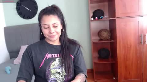 valevicious online show from February 25, 7:01 pm