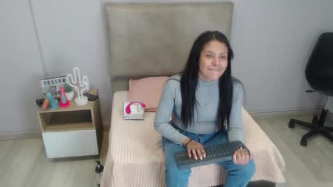 valevicious online show from December 18, 7:51 pm