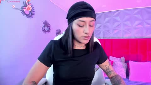 Snapshot of valkiria_ponce chatting on December 28, 2:42 pm Valkiria online show from December 28, 2:42 pm