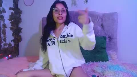 valkiry_ online show from February 16, 11:04 pm