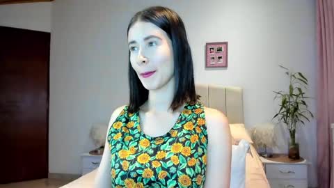 Snapshot of vallejo_macarena chatting on March 3, 1:17 am Macarena online show from March 3, 1:17 am