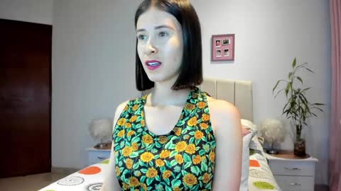 Snapshot of vallejo_macarena chatting on December 5, 1:36 am Macarena online show from December 5, 1:36 am