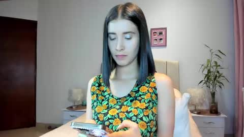 Snapshot of vallejo_macarena chatting on February 18, 1:54 am Macarena online show from February 18, 1:54 am