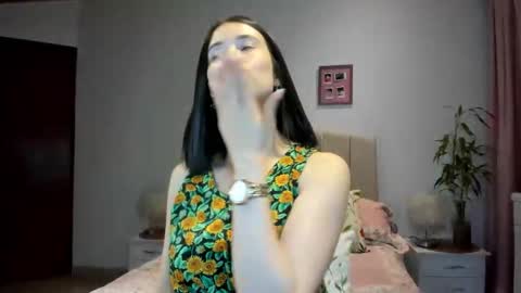 Snapshot of vallejo_macarena chatting on October 30, 5:10 am Macarena online show from October 30, 5:10 am