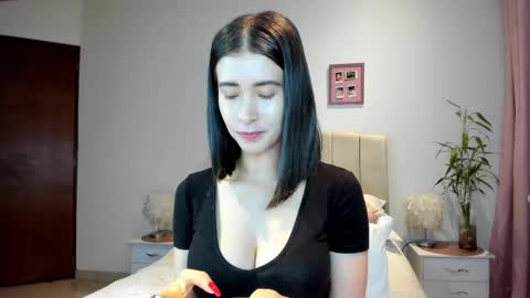 Snapshot of vallejo_macarena chatting on March 9, 3:01 am Macarena online show from March 9, 3:01 am