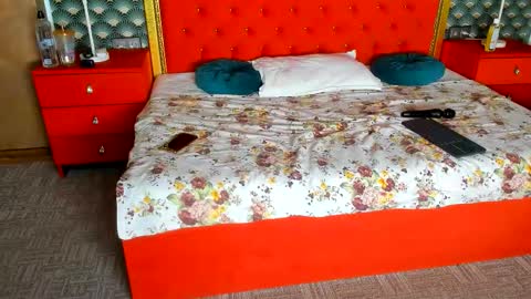 Valerie Val V online show from December 1, 8:33 pm