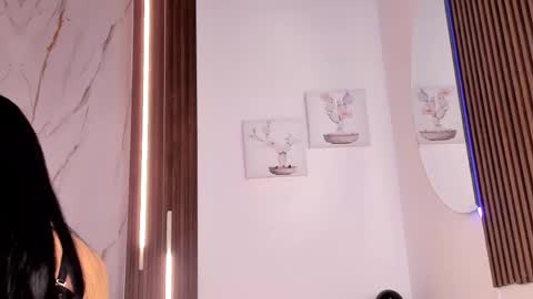 Vallolet Peach  online show from April 22, 12:13 pm