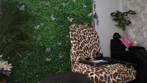 Snapshot of valquiria_sirgun chatting on October 9, 12:53 pm valquiria_sirgun online show from October 9, 12:53 pm