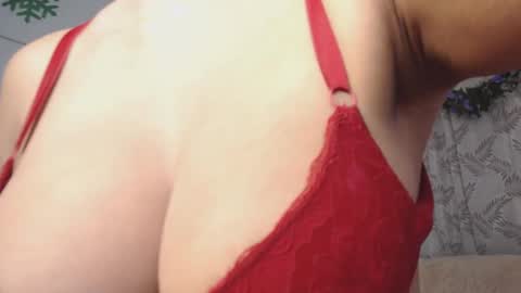 Snapshot of valquiria_sirgun chatting on January 3, 9:25 am valquiria_sirgun online show from January 3, 9:25 am