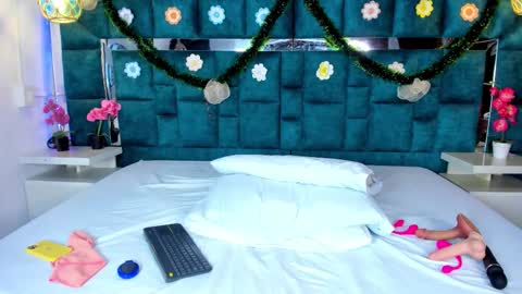 valtira nova online show from December 19, 8:01 pm