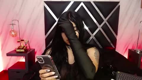 Snapshot of vampdollx chatting on October 15, 12:30 pm Vamp online show from October 15, 12:30 pm