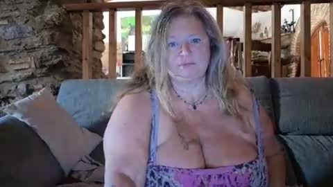 Snapshot of vampwoman chatting on September 23, 12:58 pm vampwoman online show from September 23, 12:58 pm
