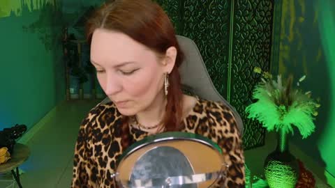 Snapshot of vandarossi chatting on December 19, 1:18 pm Vanda online show from December 19, 1:18 pm