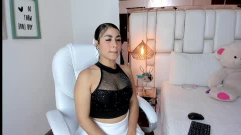 vaneaguirre online show from May 5, 1:03 pm