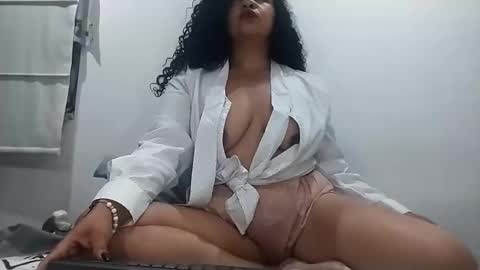 vanessa and samantha online show from February 27, 4:20 am