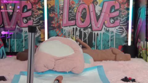 Snapshot of vanessa_love chatting on March 5, 2:34 pm  Vanessa  online show from March 5, 2:34 pm