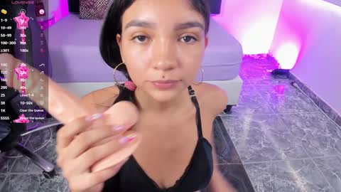 Vanessa  online show from December 12, 2:55 pm