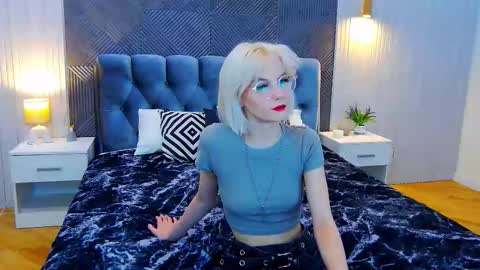 Vanessa online show from February 19, 3:00 pm